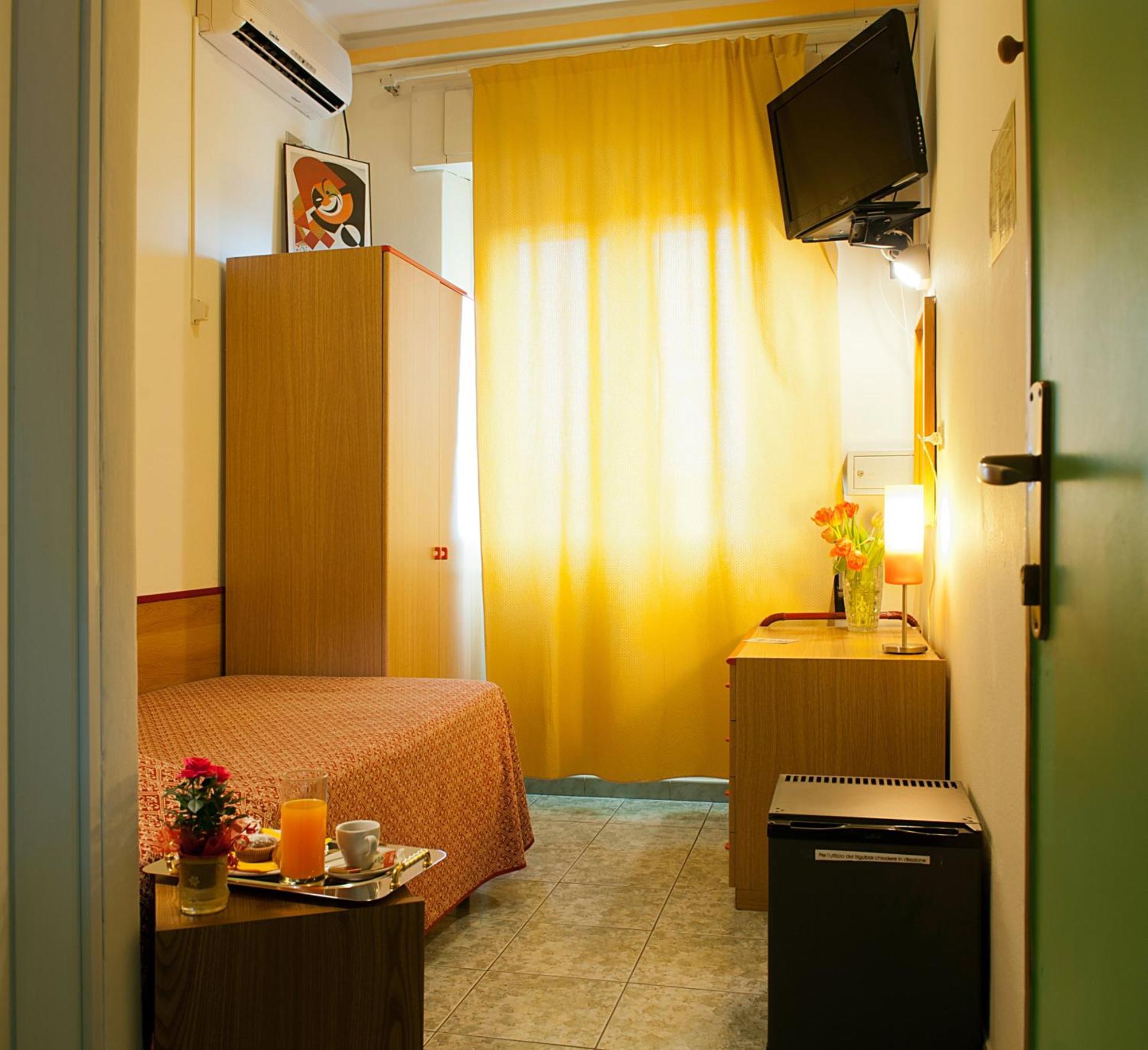 Hotel Dolly เวียเรจโจ ภายนอก รูปภาพ